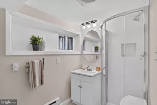 208 12th St SE, Washington, DC 20003 - Photo 41