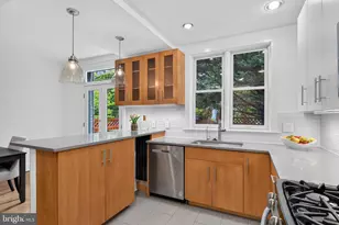 208 12th St SE, Washington, DC 20003 - Photo 17