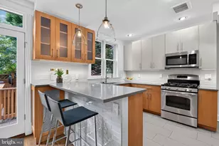 208 12th St SE, Washington, DC 20003 - Photo 11