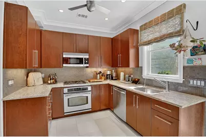 1233 E St SE, Washington, DC 20003 - Photo 9