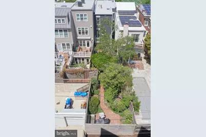 1233 E St SE, Washington, DC 20003 - Photo 35