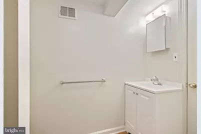 601 E Street SE, Washington, DC 20003 - Photo 19