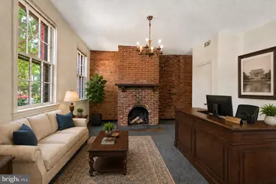 601 E Street SE, Washington, DC 20003 - Photo 3