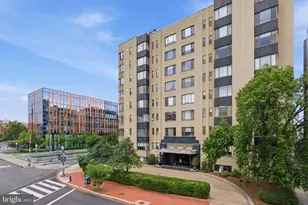 1 Scott Cir NW, Washington, DC 20036 - Photo 13