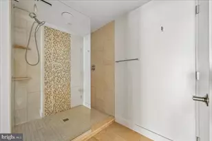 912 F St NW, Washington, DC 20004 - Photo 35
