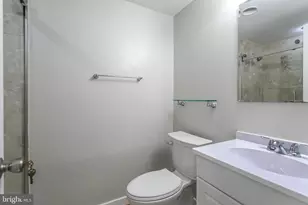 1323 K St SE, Washington, DC 20003 - Photo 17
