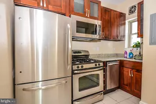 2010 Kalorama Rd NW, Washington, DC 20009 - Photo 9