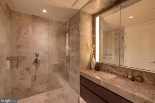 601 Wharf St SW, Washington, DC 20024 - Photo 17