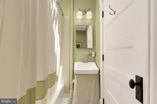 82 V St NW, Washington, DC 20001 - Photo 27