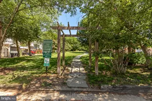 82 V St NW, Washington, DC 20001 - Photo 33