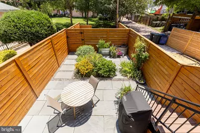 82 V Street NW, Washington, DC 20001 - Photo 29