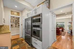2426 I St NW, Washington, DC 20037 - Photo 9