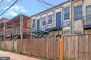 2139 Newport Pl NW, Washington, DC 20037 - Photo 3