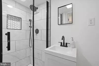 939 15th Street SE, Washington, DC 20003 - Photo 9