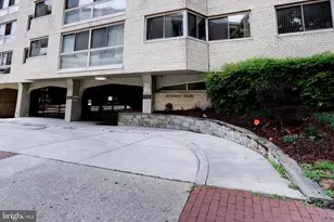 922 24th Street NW, Washington, DC 20037 - Photo 1
