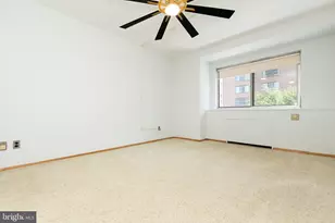 730 24th St NW, Washington, DC 20037 - Photo 9