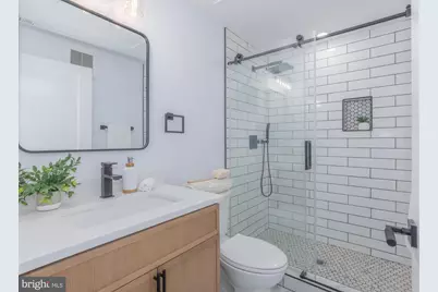1012 17th Place NE #4, Washington, DC 20002 - Photo 11
