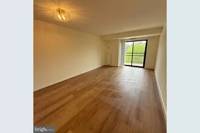 2111 Wisconsin Avenue NW #319, Washington, DC 20007 - Photo 5