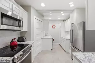 1026 16th St NW, Washington, DC 20036 - Photo 17