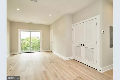 1016 17th Place NE #203, Washington, DC 20002 - Photo 9