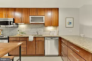 1025 1st SE, Washington, DC 20003 - Photo 5