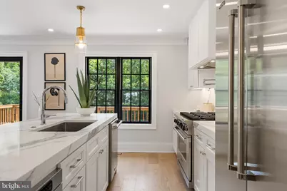 5439 30th Place NW, Washington, DC 20015 - Photo 7