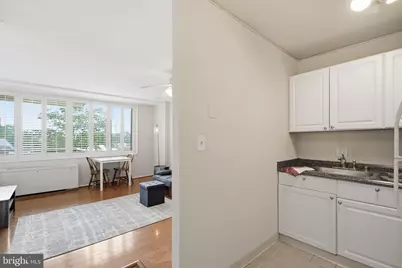2800 Wisconsin Ave NW #405, Washington, DC 20007 - Photo 5