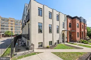 1211 G St SE, Washington, DC 20003 - Photo 23