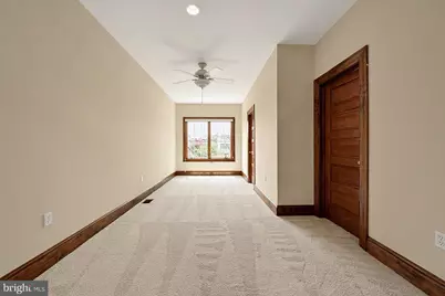 221 E Street SE, Washington, DC 20003 - Photo 35