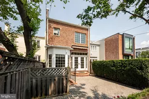 221 E St SE, Washington, DC 20003 - Photo 59