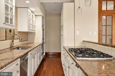 221 E Street SE, Washington, DC 20003 - Photo 27