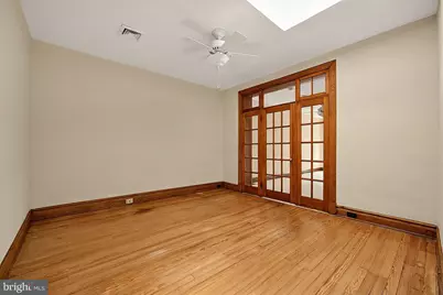 221 E Street SE, Washington, DC 20003 - Photo 33