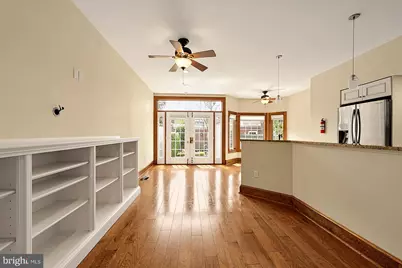 221 E Street SE, Washington, DC 20003 - Photo 17
