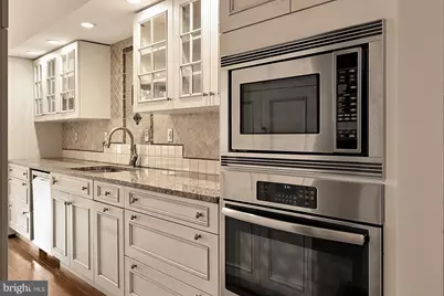 221 E Street SE, Washington, DC 20003 - Photo 29