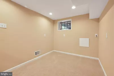 221 E Street SE, Washington, DC 20003 - Photo 57