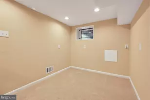 221 E St SE, Washington, DC 20003 - Photo 57