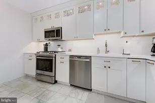 4100 Cathedral Ave NW, Washington, DC 20016 - Photo 15