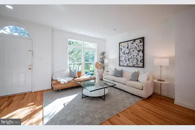 715 G Street SW, Washington, DC 20024 - Photo 5