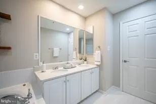 715 G St SW, Washington, DC 20024 - Photo 23