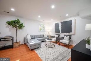 715 G St SW, Washington, DC 20024 - Photo 37