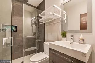1711 D St SE, Washington, DC 20003 - Photo 15