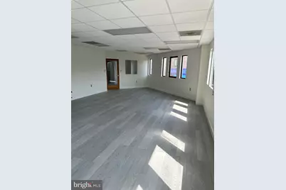 4434 Macarthur Boulevard NW #202, Washington, DC 20007 - Photo 5