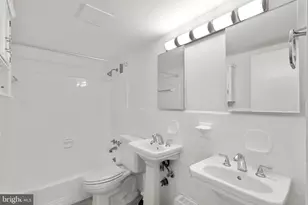 4201 Cathedral Ave NW, Washington, DC 20016 - Photo 9
