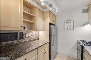 4201 Cathedral Ave NW, Washington, DC 20016 - Photo 5