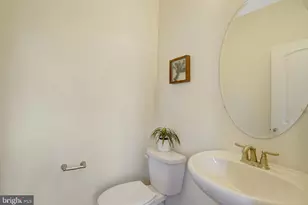 611 Totten Mews NE, Washington, DC 20017 - Photo 17