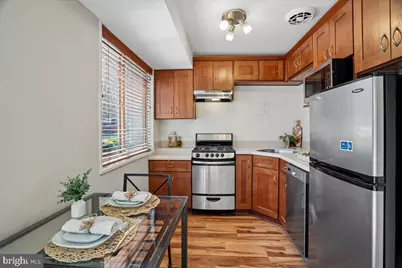 2710 Macomb Street NW #111, Washington, DC 20008 - Photo 9