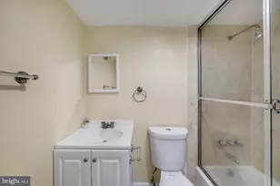 950 NW 25th Street NW, Washington, DC 20037 - Photo 15