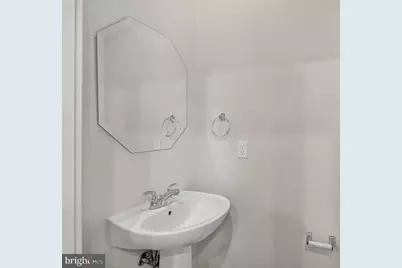 909 5th Street SE, Washington, DC 20003 - Photo 31