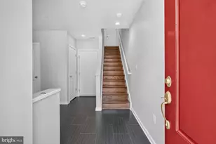 909 5th St SE, Washington, DC 20003 - Photo 5