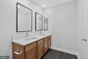909 5th St SE, Washington, DC 20003 - Photo 9
